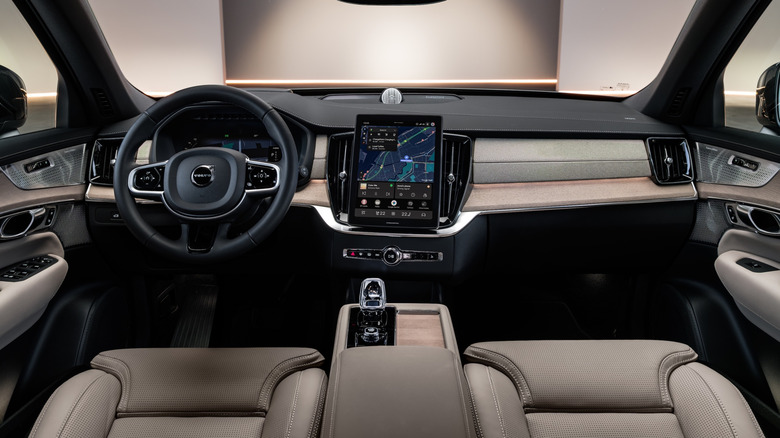 2028 XC90 T8 AWD Long-Range PHEV dashboard