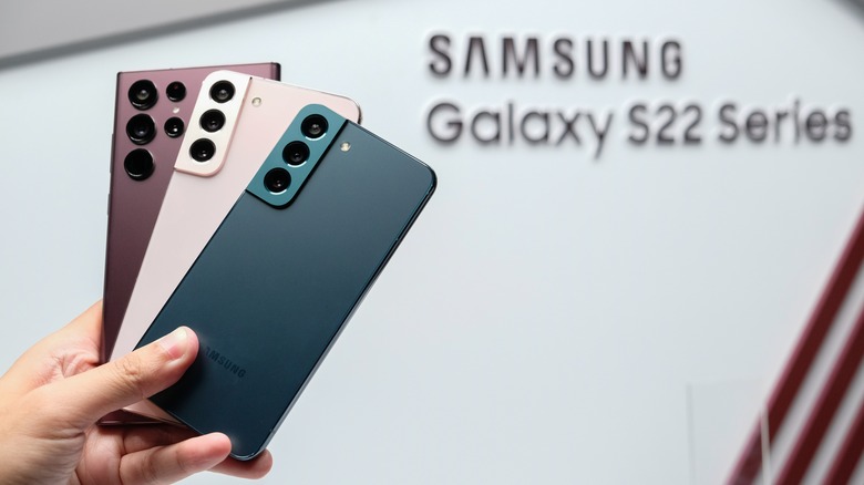 Samsung Galaxy S22 series smartphones.