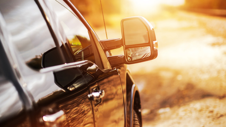 pickup truck side view mirror