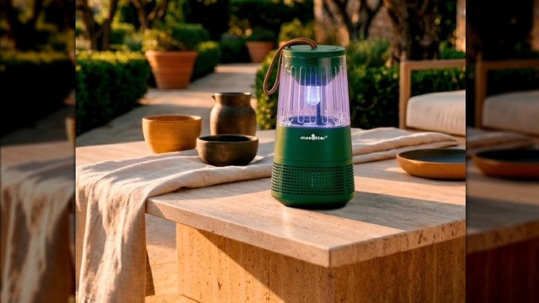 Stock photo of the Mosqitter Mini device
