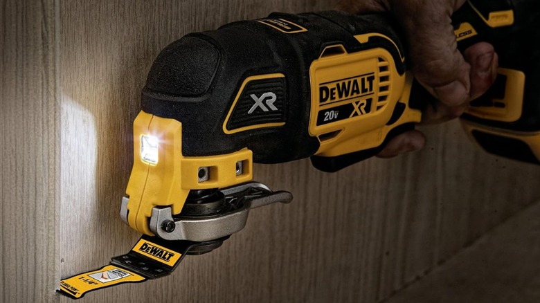 cutting material with the DeWalt oscillating multitool