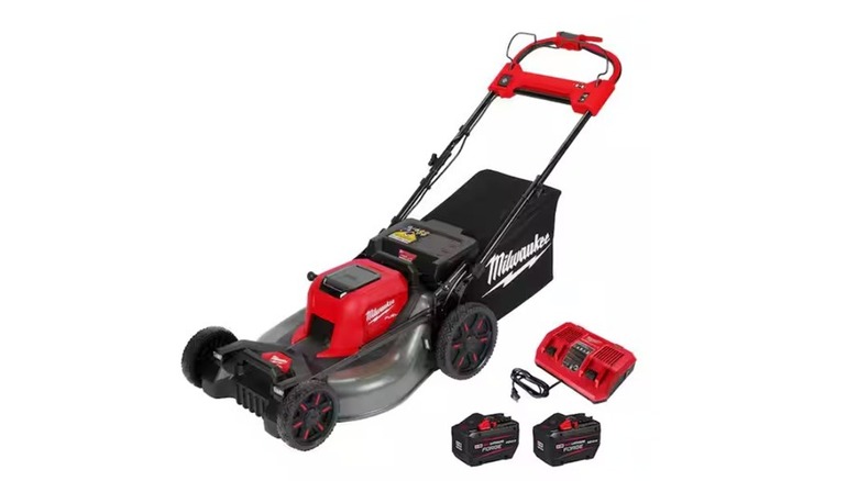 M18 FUEL 21 in. Self-Propelled Dual Battery Mower Kit