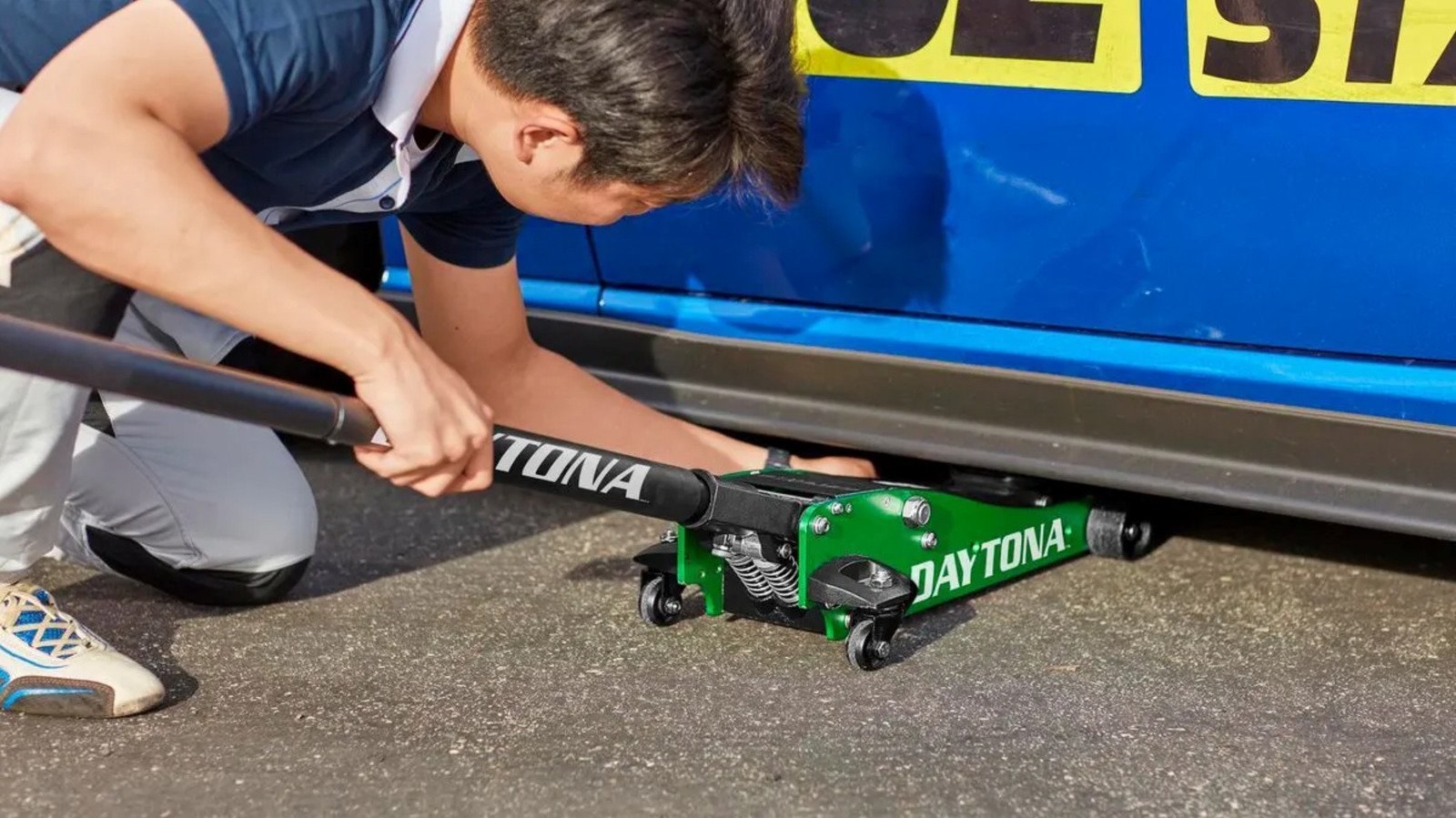 3 Harbor Freight Daytona Floor Jacks & Accessories You Can Only Buy In-Store