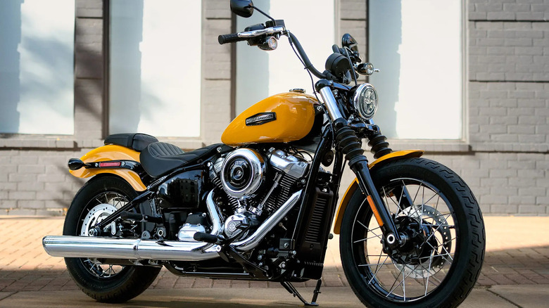 Stunning yellow-colored Street Bob 114