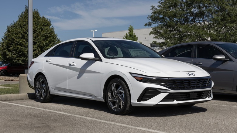 A white Hyundai Elantra SEL parked in a parking lot