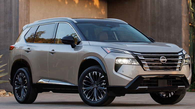 Nissan Rogue 2024 model, a vehicle that can ship with the problematic VC Turbo engine