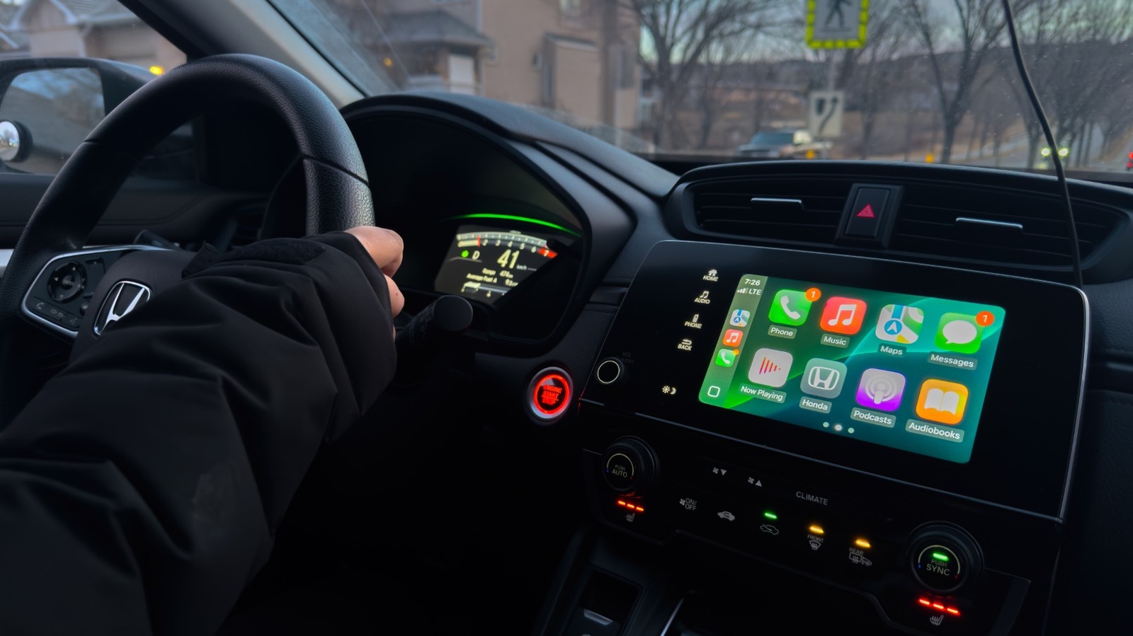 3 Popular Apps You Still Can't Use With Apple CarPlay