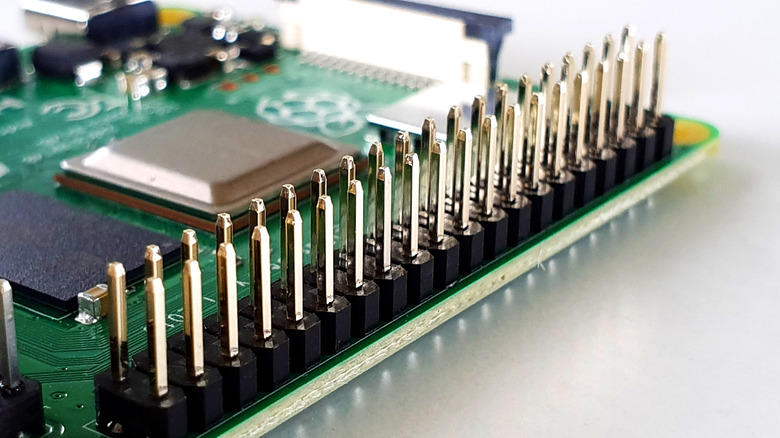 raspberry pi gpio pins
