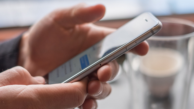 how to turn off green text messages on iphone