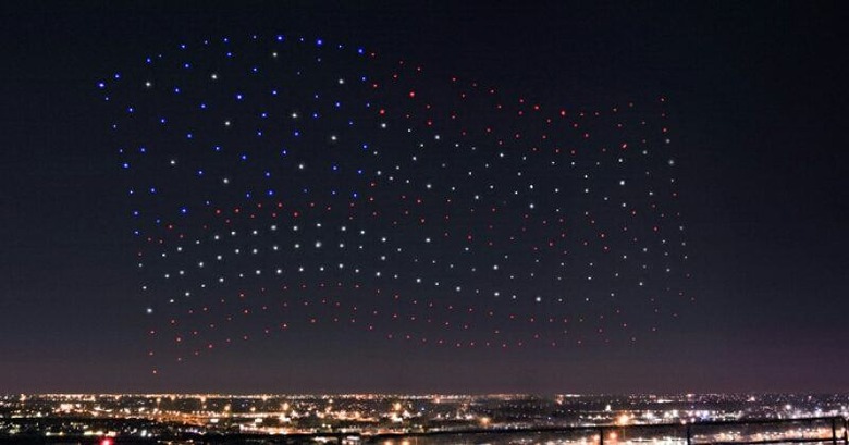 utålmodig forklare Akkumulering 300 Intel Drones Light Up Lady Gaga's Super Bowl Act - SlashGear