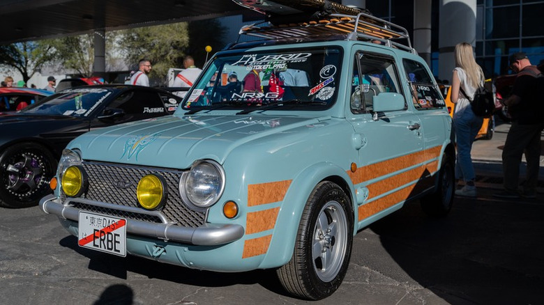 Nissan Pao with surf modifications
