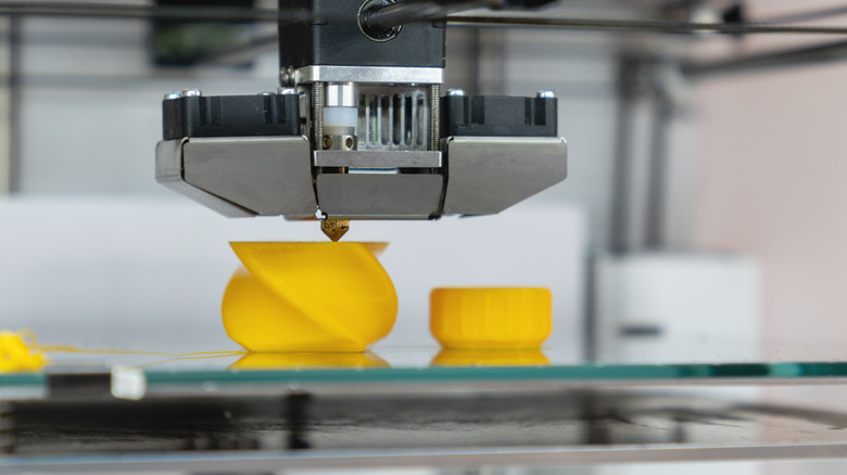 3D printer making plastic gears