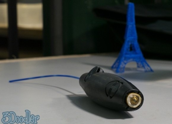 3Doodler-Pen-with-Eiffel-Tower1-580x4351