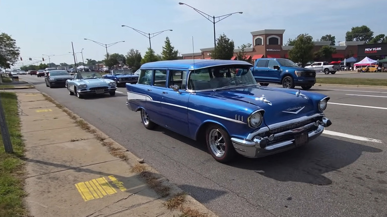 Woodward Dream Cruise classic and new cars