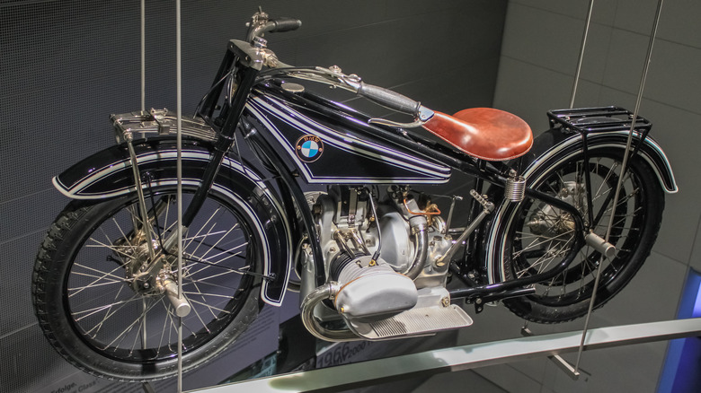 BMW R32