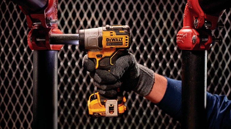 Xtreme 12V Max Impact Wrench