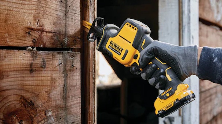 Xtreme 12V Max One-Handed Reciprocating Saw