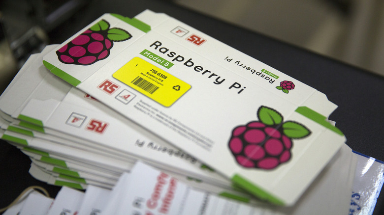 Raspberry Pi Model B packaging