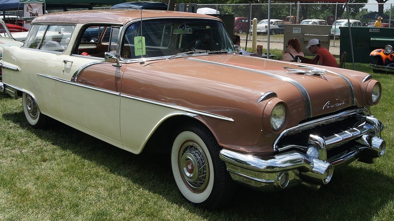 wo-tone Pontiac Sky Chief 2-door station wagon