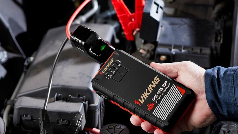 A product image display of a VIKING Jump Starter