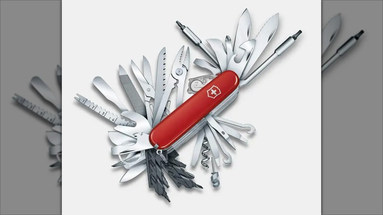 Swiss Champ XXL with tools open