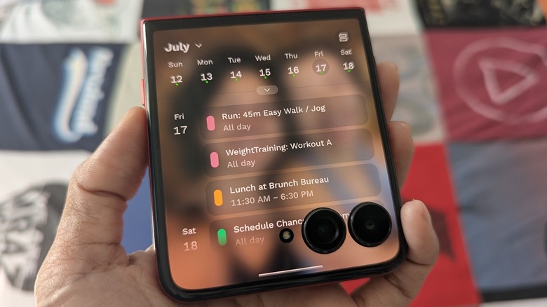 Motorola Razr Ultra 2025 outside display showing calendar app