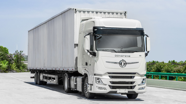 Dongfeng semi truck parked on road