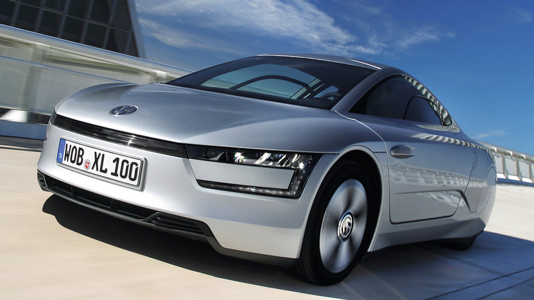 A silver XL1