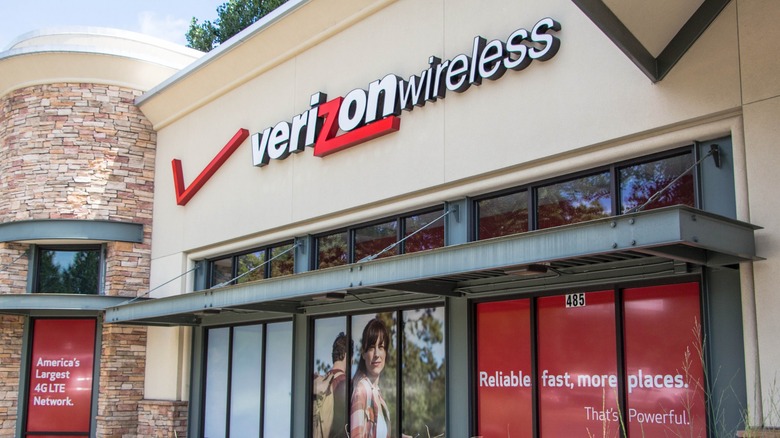 Verizon Wireless storefront with advertising
