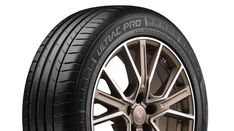 Close shot of Vredestein Ultrac Pro tire sidewall and tread, mounted on wheel