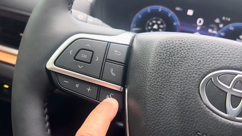 voice command button in toyota grand highlander