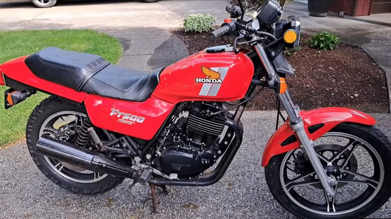 Red Honda FT500 Ascot parked