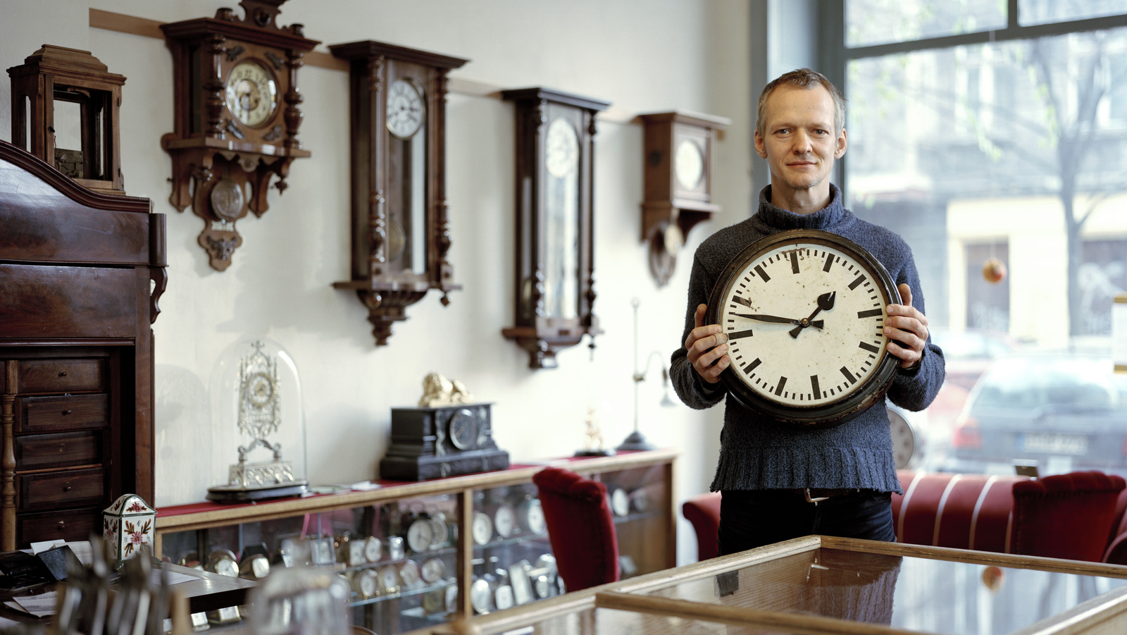 4 Unexpected Uses For Old Clocks