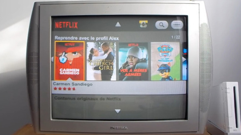 Browsing Netflix in French on a Wii connected to an old TV.