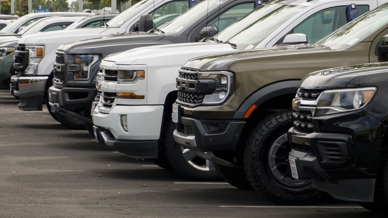 Used pickup trucks at Carmax dealer
