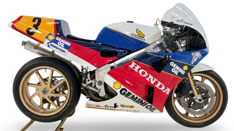 Joey Dunlop's Honda VFR750R RC30
