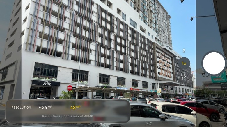 Screenshot of iOS 26 Camera app showing resolution selection window