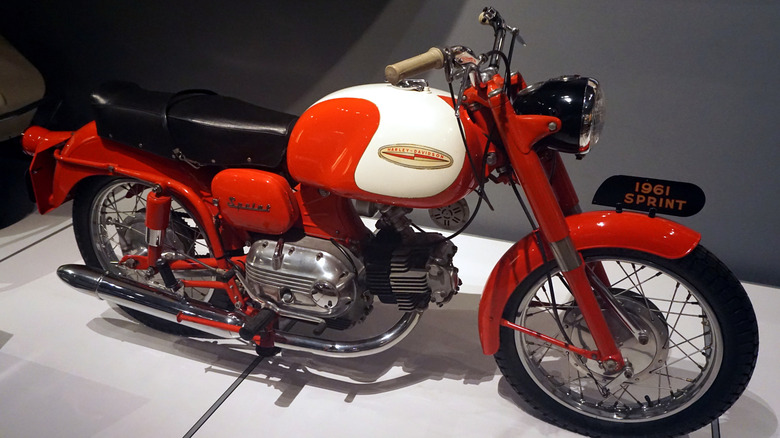 A 1961 Harley-Davidson Sprint C (with a Horizontal OHV Single engine) in The AMF Years exhibit at the Harley-Davidson Museum in Milwaukee, Wisconsin (United States)
