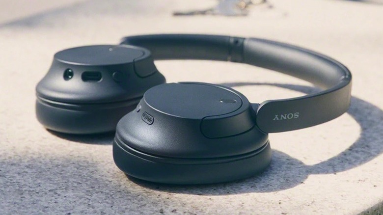 The Sony WH-CH720N wireless noise cancelling headphones