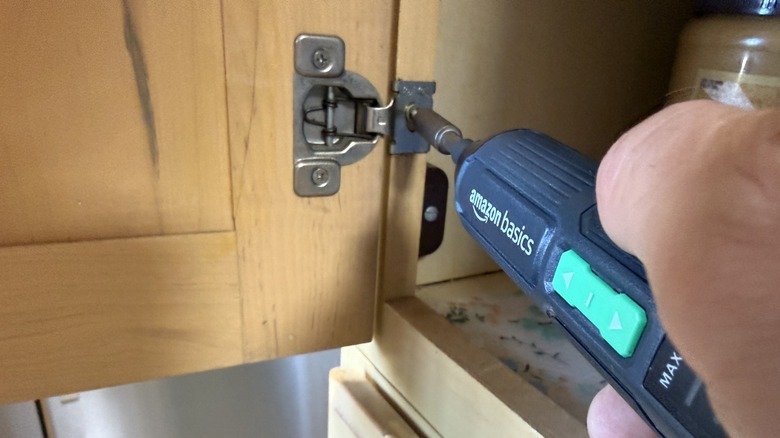 Amazon Basics by Skil 4V Cordless Screwdriver in use