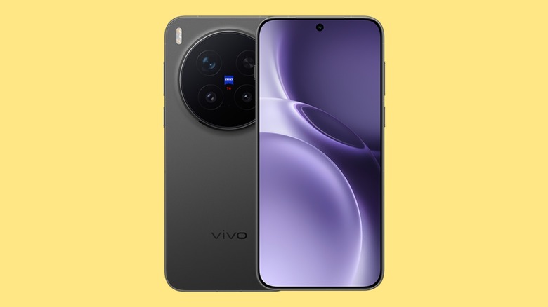 The Vivo X300 Pro in Elite Black color option