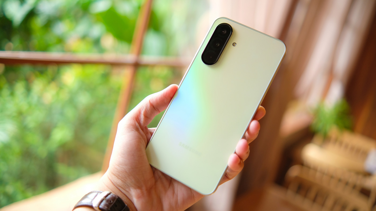 5 Android Phones To Avoid In 2025 (And What To Buy Instead)