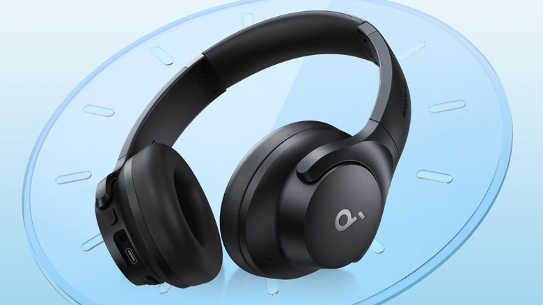 Product image of the Soundcore Q20i headphones.