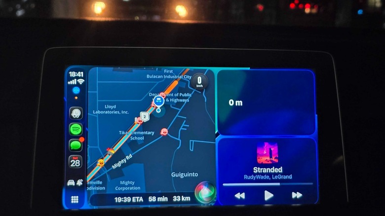 launching Siri via Voice Command on Apple CarPlay