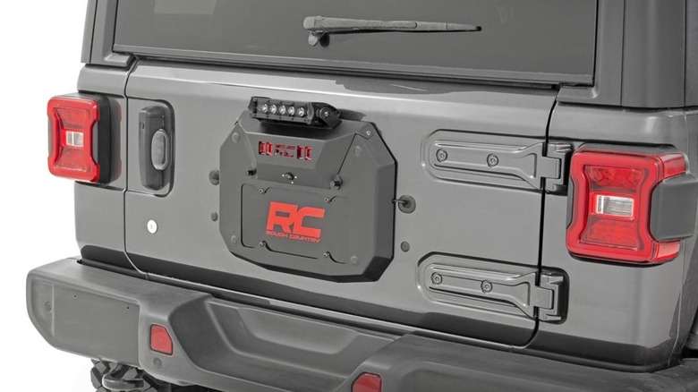 A picture of a gray Jeep with a Country Tire Delete Kit installed