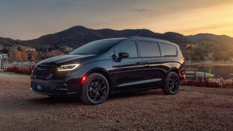 A black 2025 Chrysler Pacifica