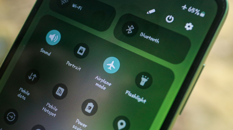 Close up of a Samsung phone's quick settings panel