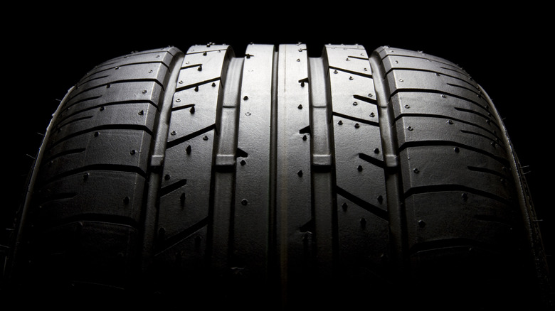 Black wide tires in zoom