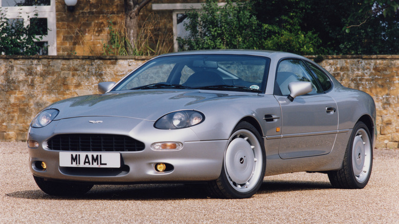 Aston Martin DB7 Coupe, front-left view