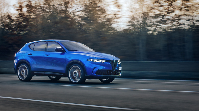 Alfa Romeo Tonale on the road